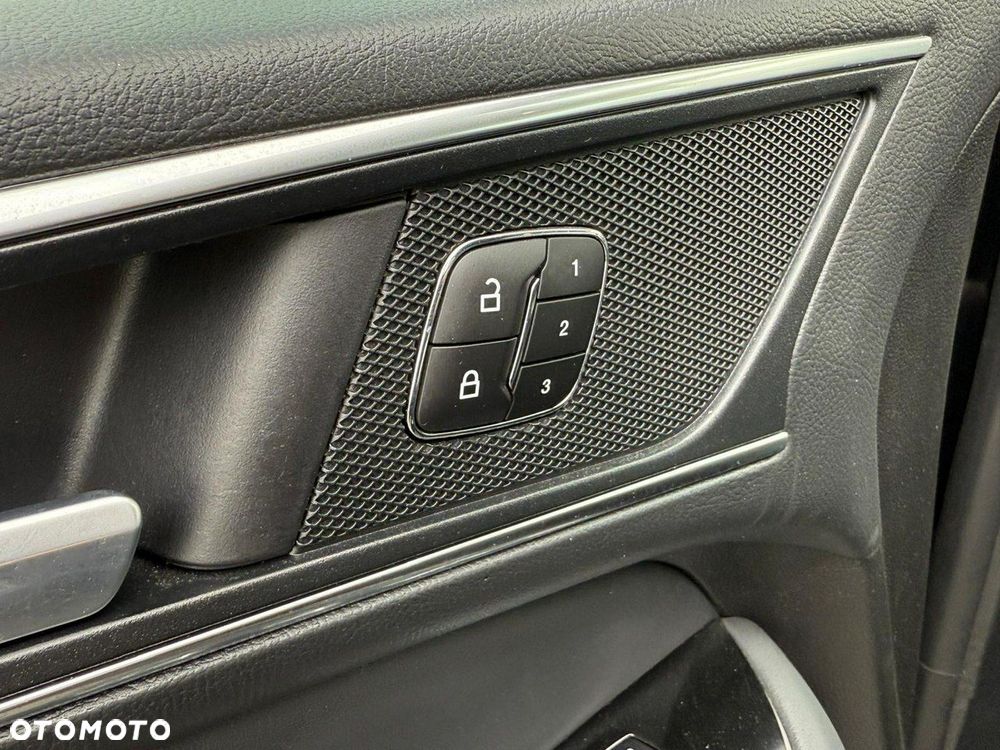Ford S-Max 2.5 Duratec FHEV ST-LINE - 34