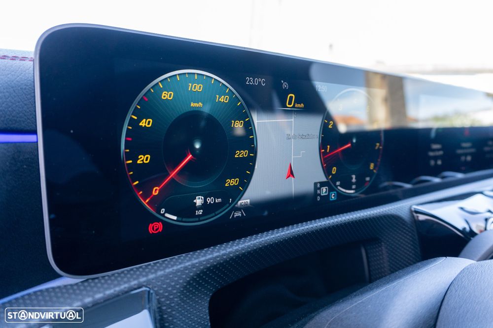 Mercedes-Benz CLA 180 7G-DCT AMG Line - 24