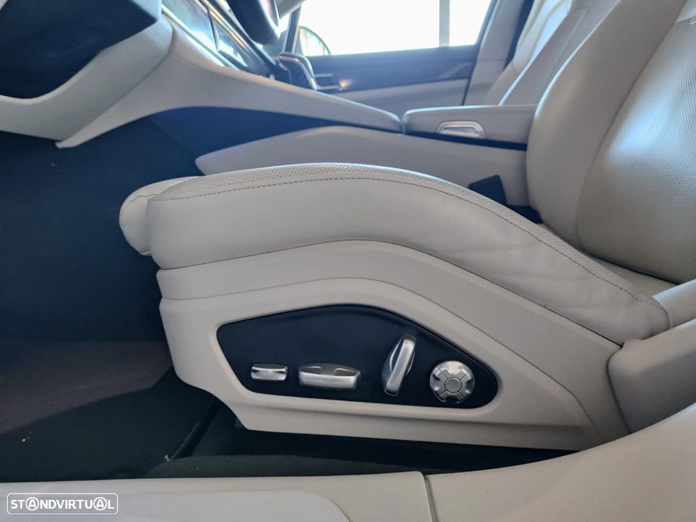 Porsche Panamera 4 E-Hybrid Platinum Edition - 28
