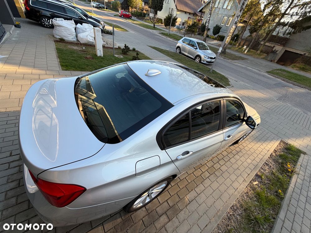 BMW Seria 3 320i - 12