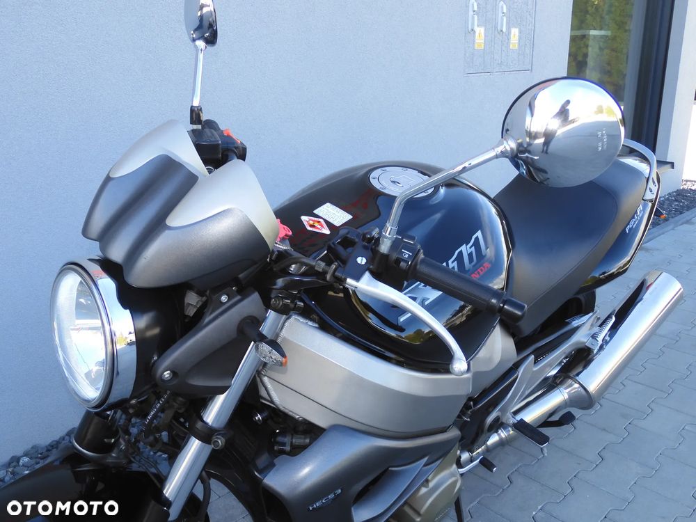 Honda X11 - 22