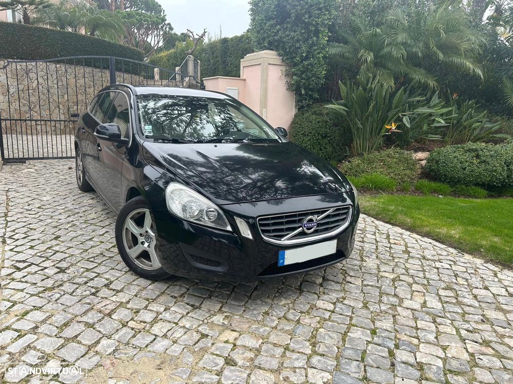 Volvo V60 2.0 D3 Momentum - 17