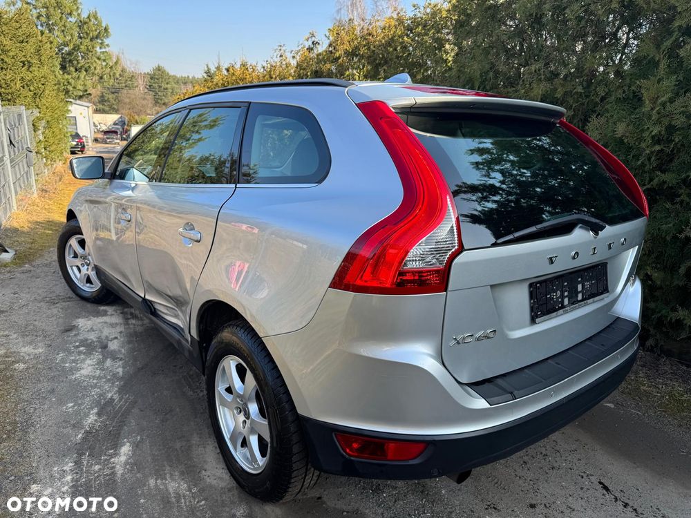 Volvo XC 60 T5 Powershift Momentum - 6