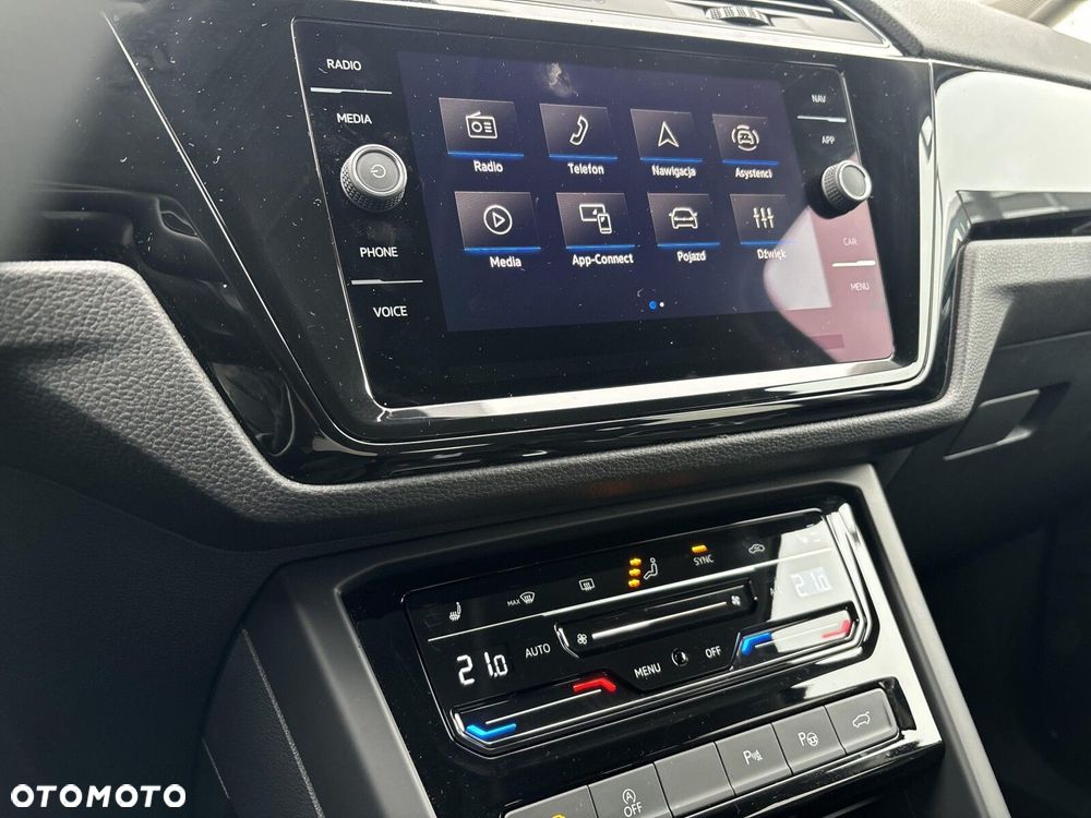 Volkswagen Touran - 20