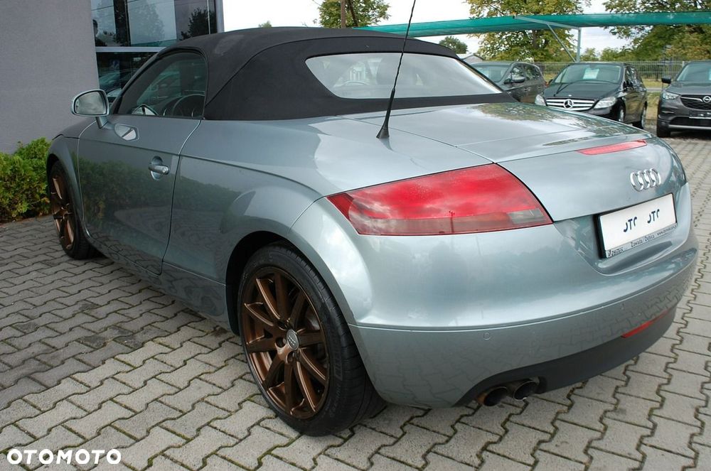 Audi TT Roadster - 4