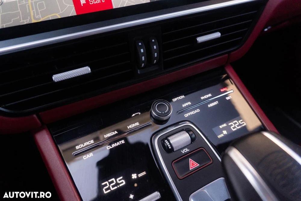 Porsche Cayenne - 23