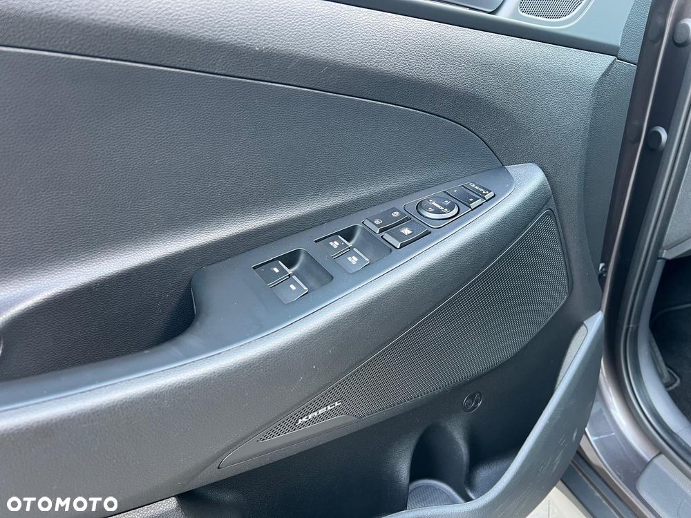 Hyundai Tucson 1.6 CRDi 48V-Hybrid 4WD DCT Select - 23