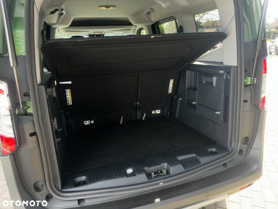 Ford Tourneo Courier - 28