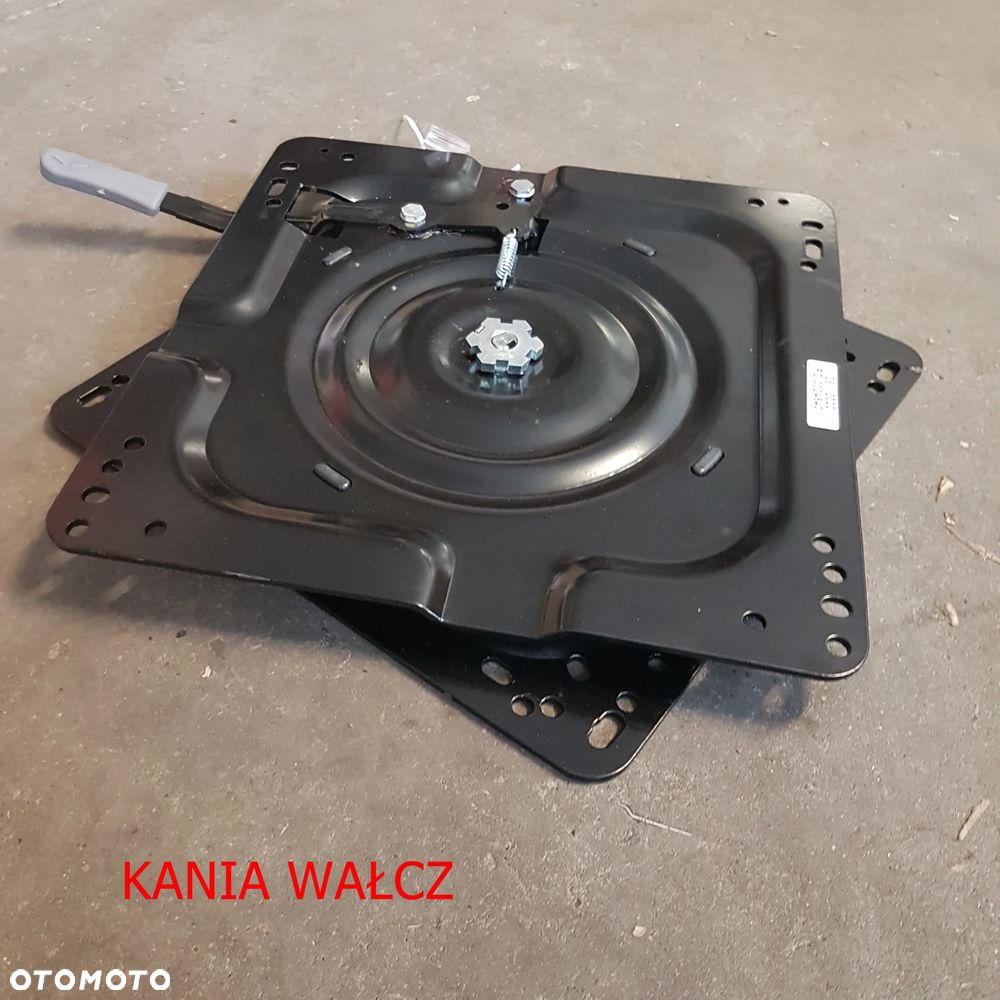 Obrotowy wspornik siedzenia MTZ - 3