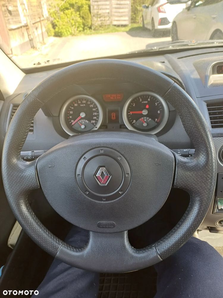 Renault Megane 2.0 16V Dynamique - 11