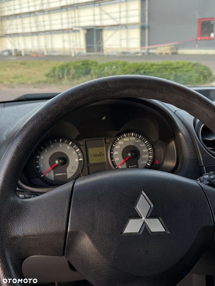 Mitsubishi Colt 1.1 - 10