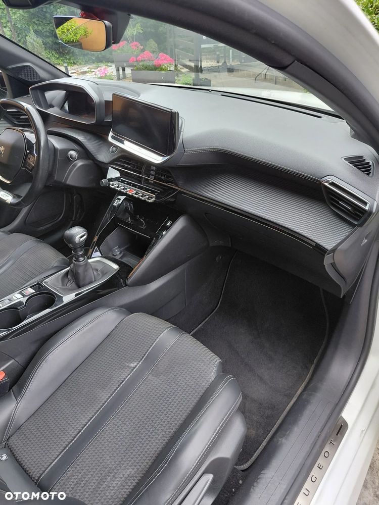 Peugeot 208 PureTech 100 GT - 11