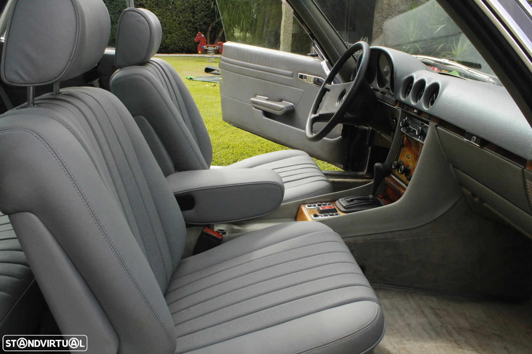 Mercedes-Benz 280 - 22