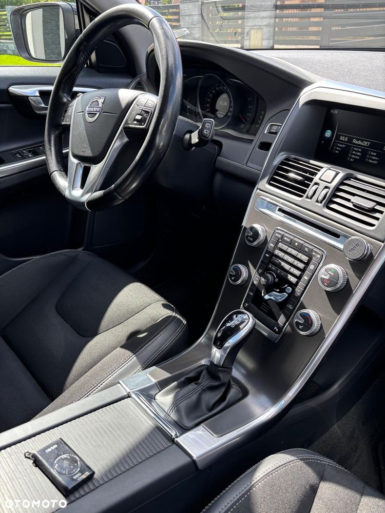 Volvo XC 60 D3 Momentum - 28