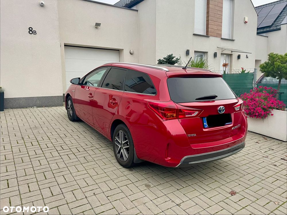 Toyota Auris 1.8 HSD Luna - 1