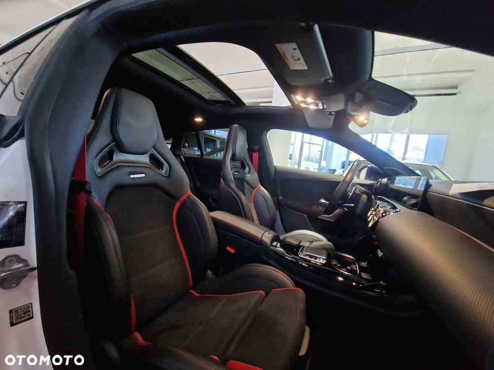 Mercedes-Benz CLA - 2