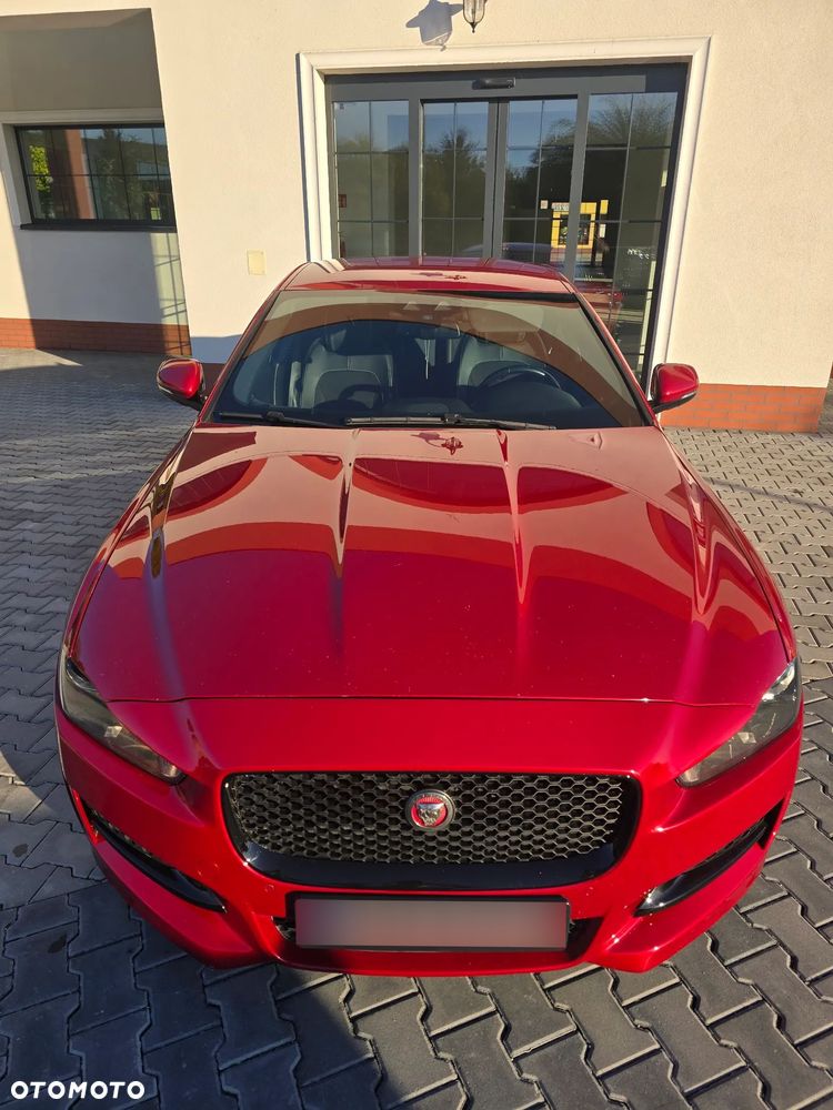 Jaguar XE 2.0 D R-Sport - 2