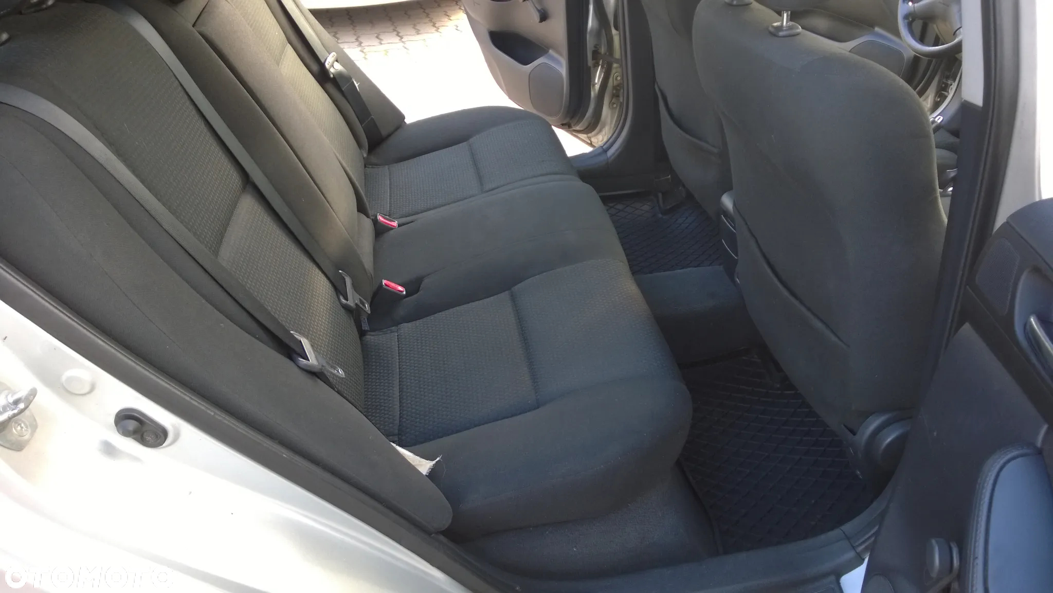 Toyota Avensis 2.0 D-4D Combi - 13