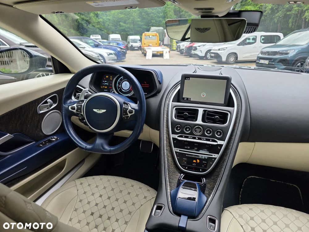 Aston Martin DB11 - 18