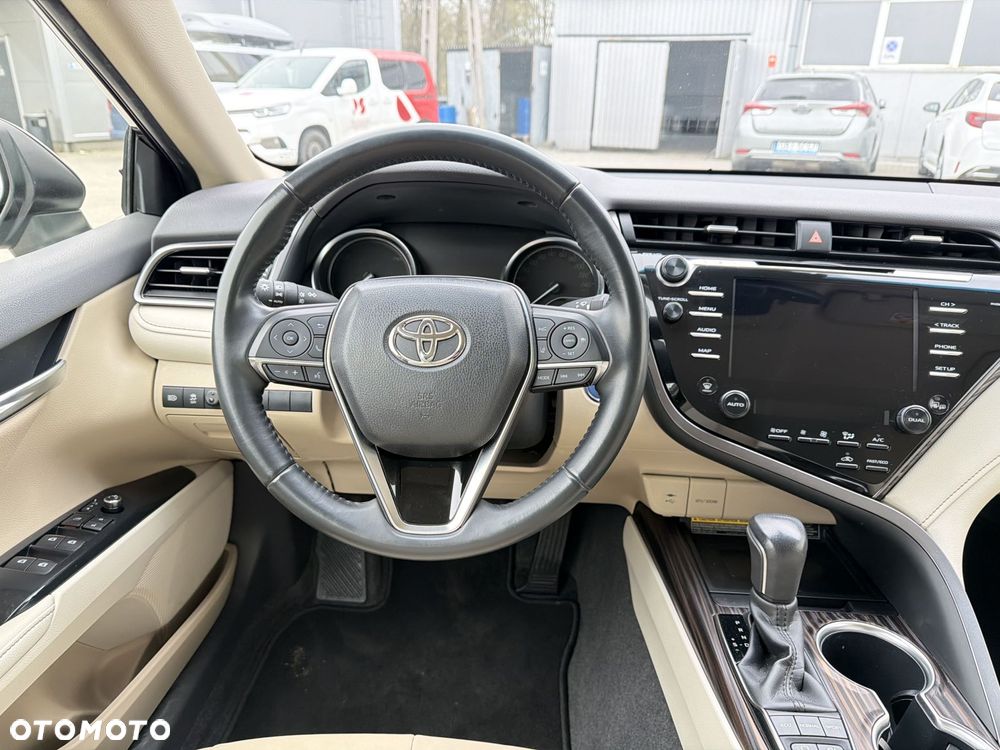 Toyota Camry 2.5 Hybrid Executive CVT - 13