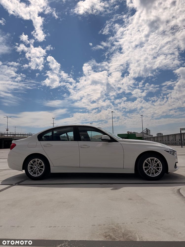 BMW Seria 3 318i - 2