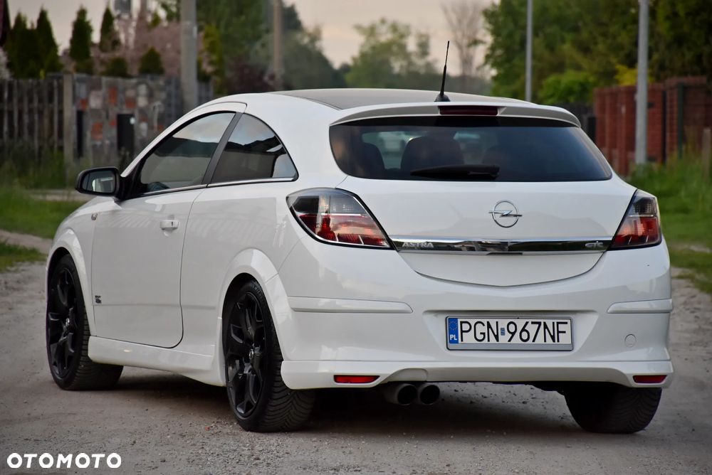 Opel Astra 1.8 Black&White - 9