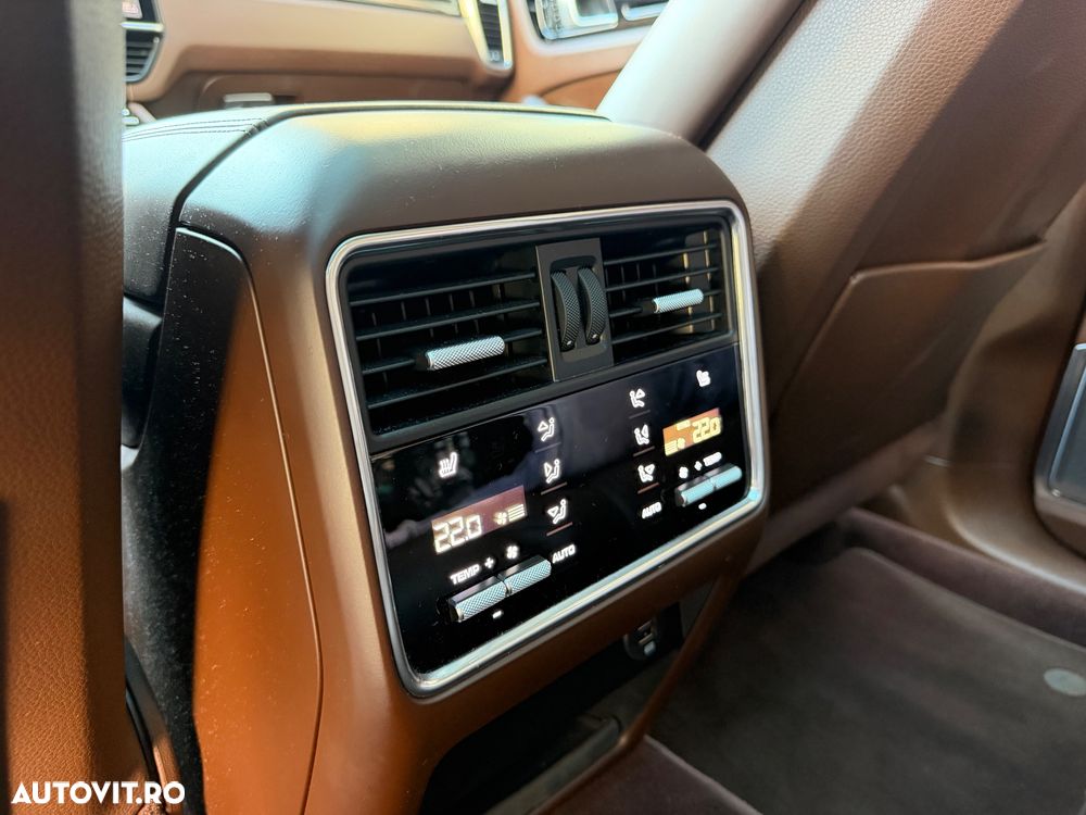 Porsche Cayenne - 20