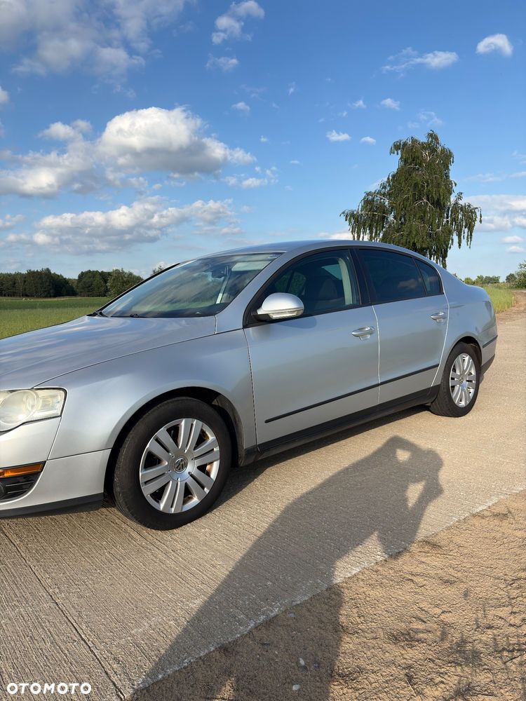 Volkswagen Passat 1.6 Comfortline - 3