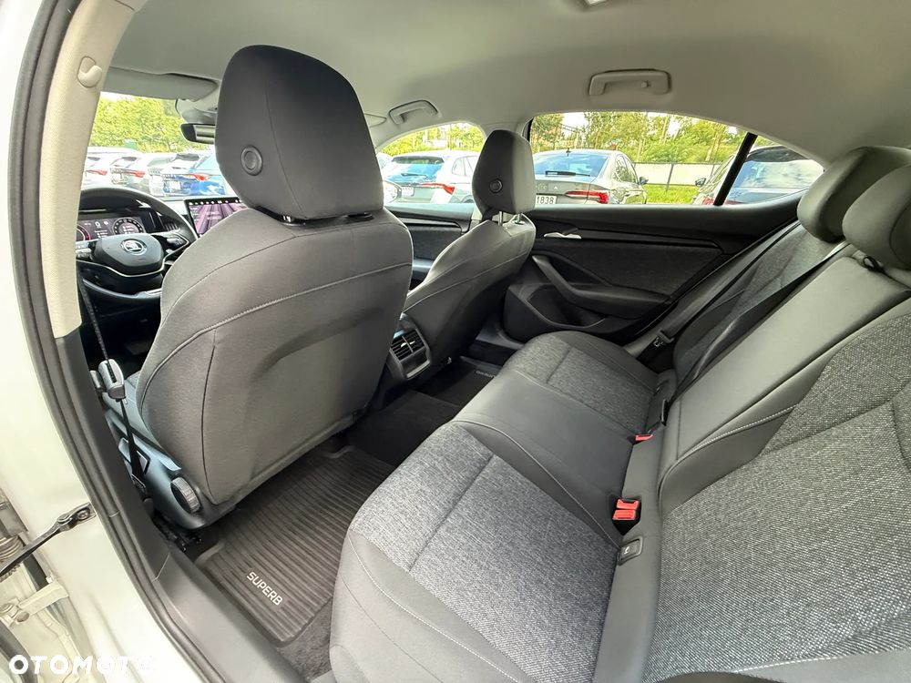 Skoda Superb 2.0 TDI SCR Essence DSG - 19