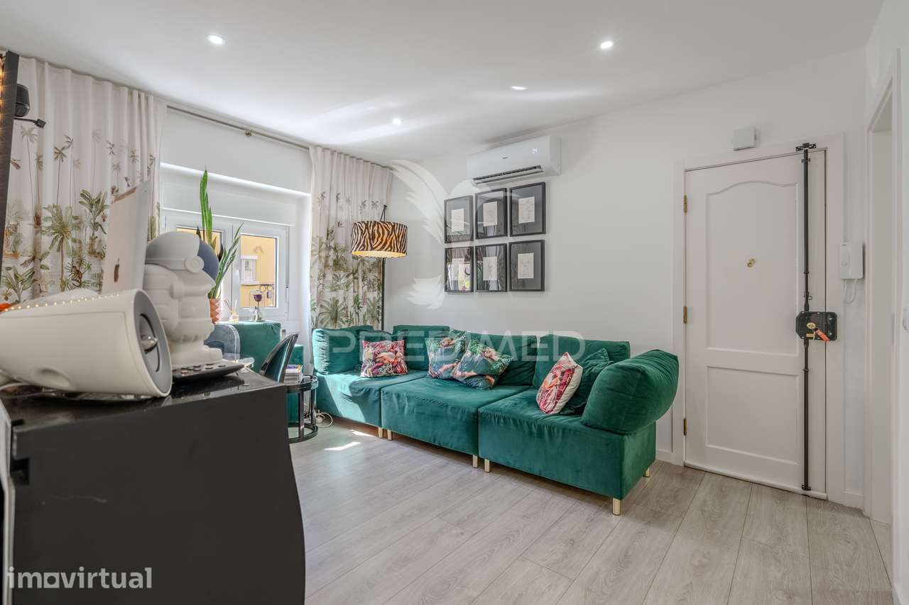 Excelente Apartamento T3 Renovado com Logradouro Privativo no Beato... - Grande imagem: 2/37
