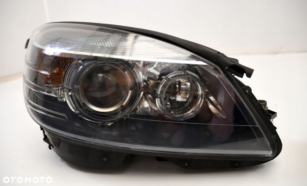 MERCEDES W204 C63 AMG LAMPA BI XENON LEWY PRZÓD - 4