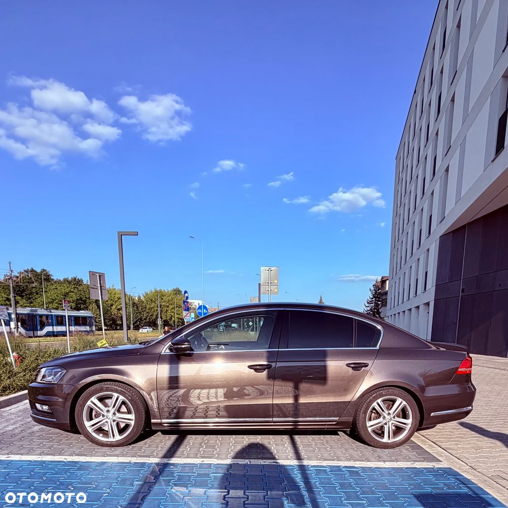 Volkswagen Passat 2.0 TDI Highline R-Style DSG - 4