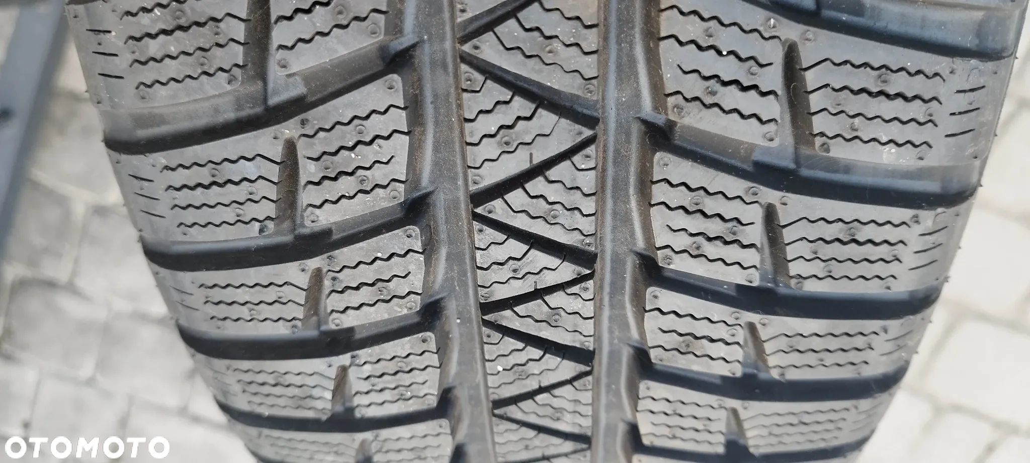 225/60/17 falken eurowinter hs449 - 1