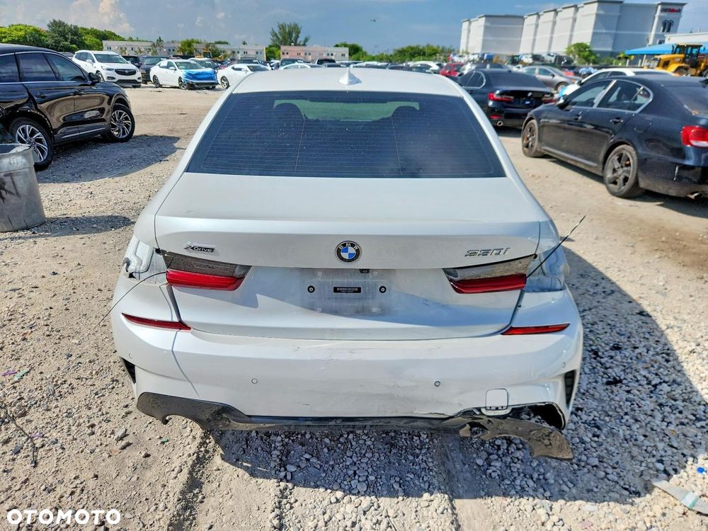 BMW Seria 3 330i xDrive - 6