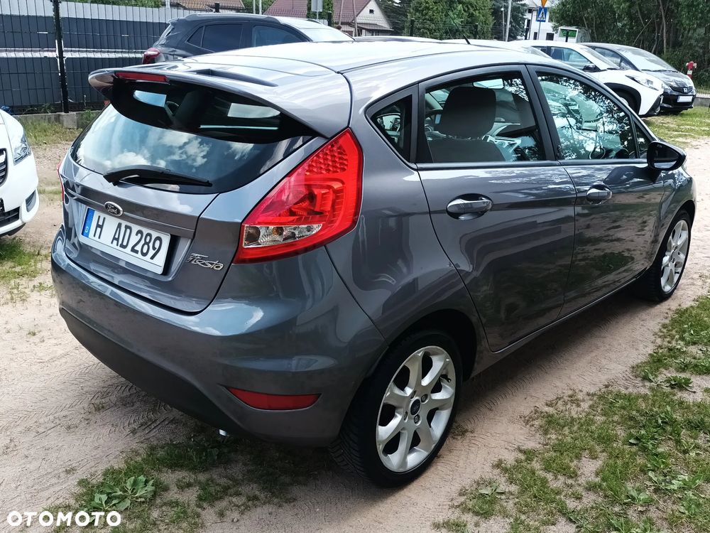 Ford Fiesta 1.25 Celebration - 3