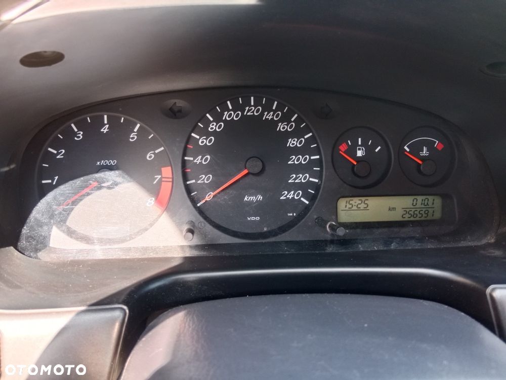 Nissan Primera - 3