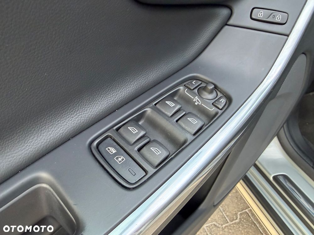 Volvo V60 Cross Country D3 Drive-E Momentum - 23