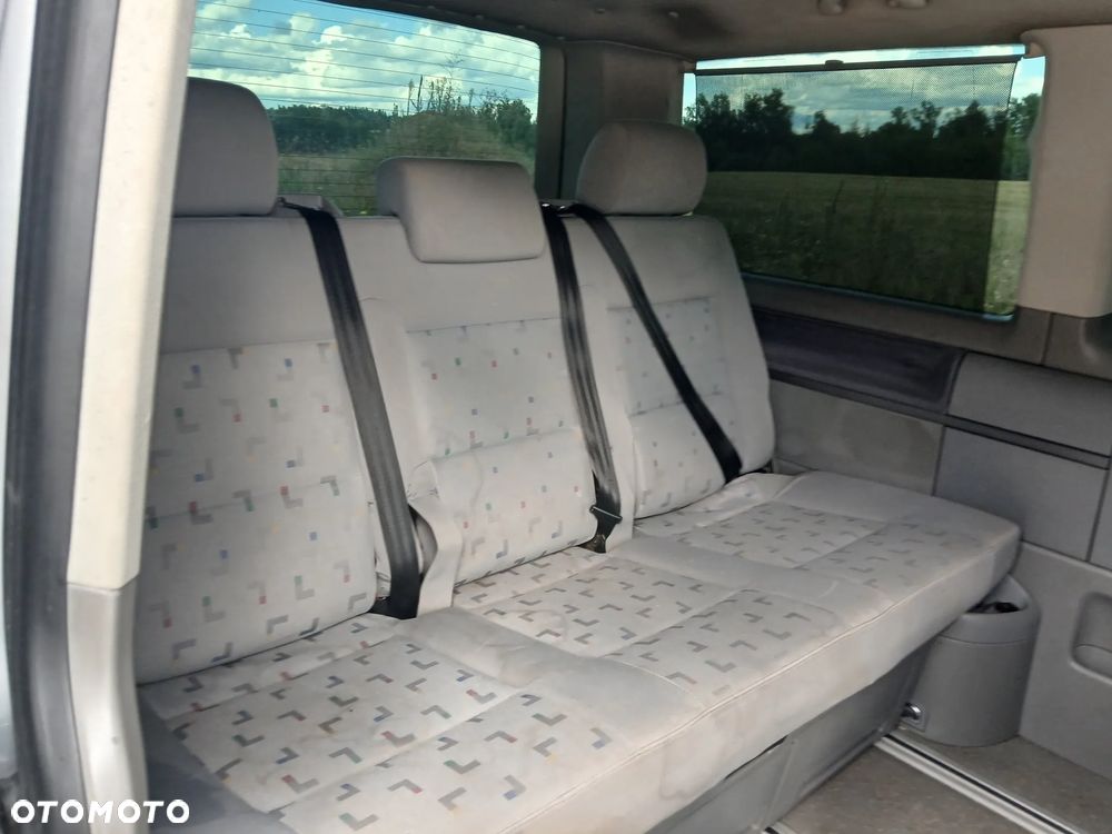 Volkswagen Multivan - 12