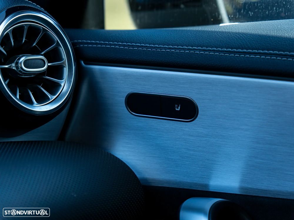 Mercedes-Benz CLA 250 - 42