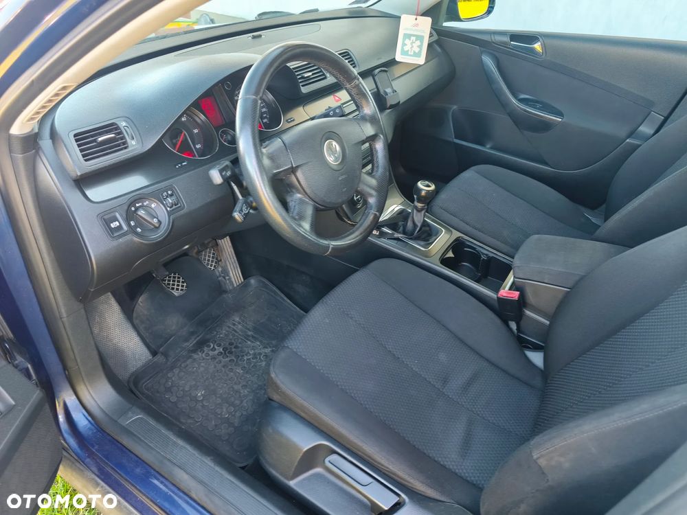 Volkswagen Passat 1.9 TDI Comfortline - 5