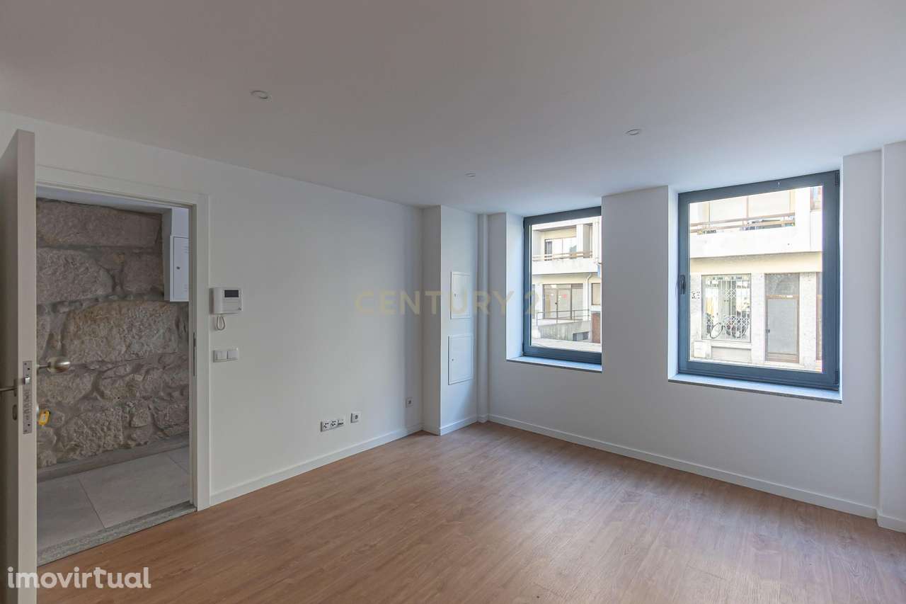 Apartamento t1 duplex  pronto habitar , inserido num  prédio de charme - Grande imagem: 5/22