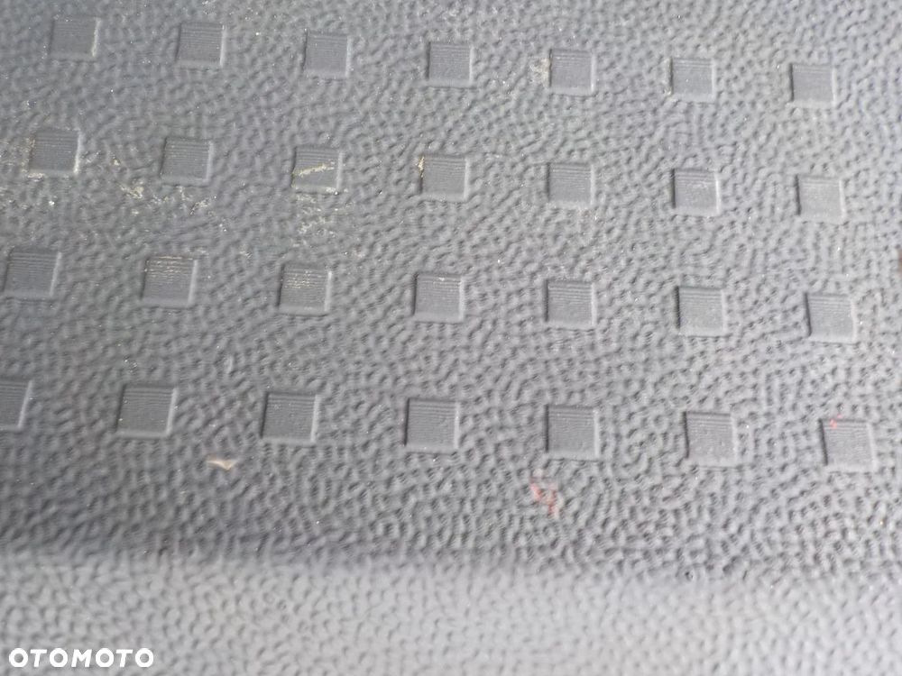 VW T5 T6 DOKA DUBELKABINA WYKŁADZINA GUMA PODŁOGA TYŁ - 4