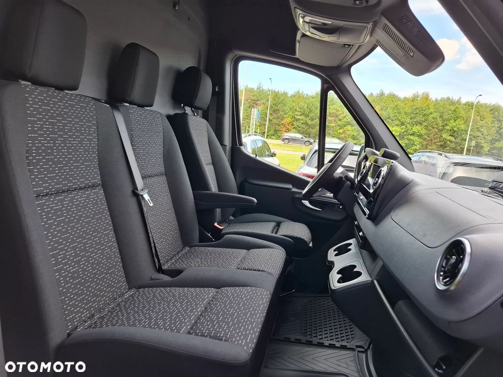 Mercedes-Benz Sprinter 319 CDI Furgon SELECT długi 4325 mm L3H2 - 22