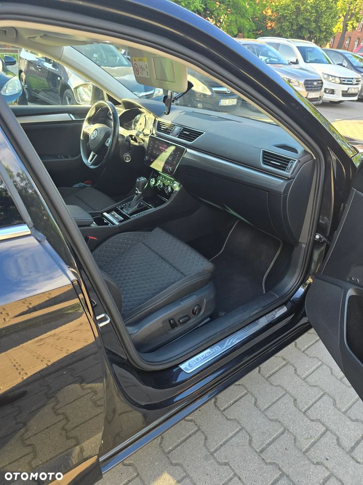 Skoda Superb 2.0 TSI Active DSG - 8