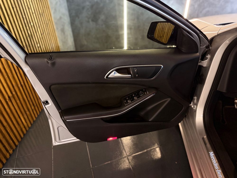 Mercedes-Benz A 180 CDI BE Edition AMG Line - 21