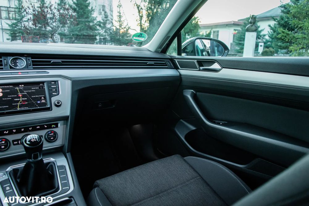 Volkswagen Passat 2.0 TDI SCR Highline - 16