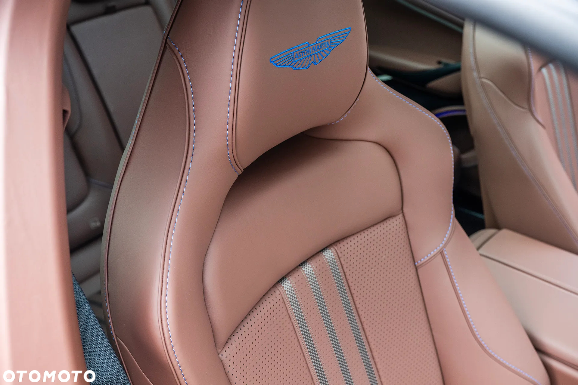 Aston Martin DBX707 - 10