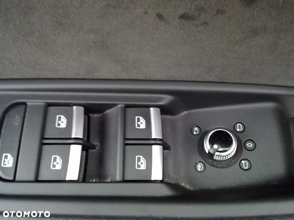 Audi A4 Avant 35 TDI S tronic S line - 24