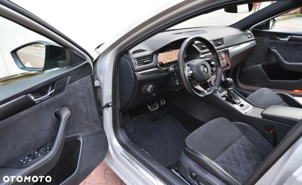 Skoda Superb 2.0 TDI SCR 4x4 Sportline DSG - 10