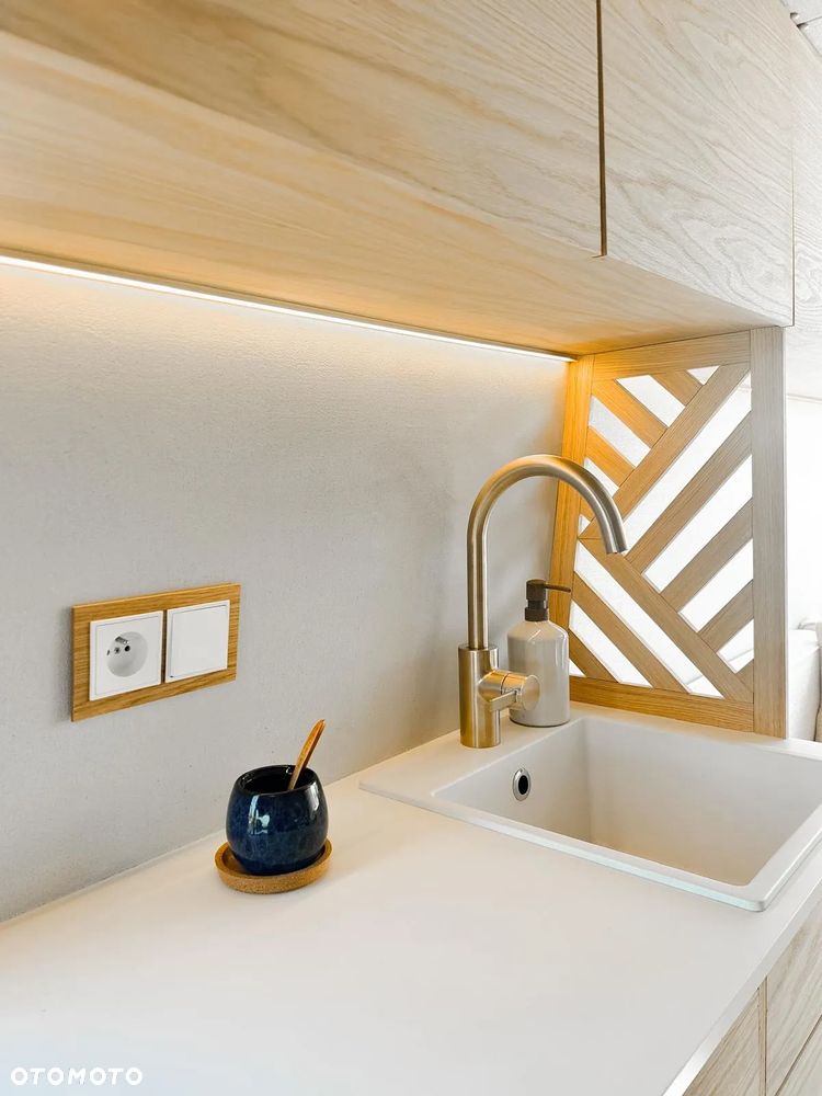 Mercedes-Benz SPRINTER 317 - 7